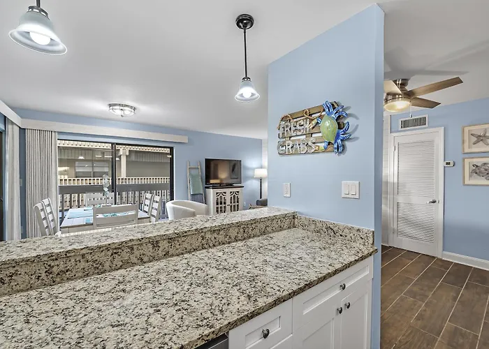 Gulf Village Unit 109 *